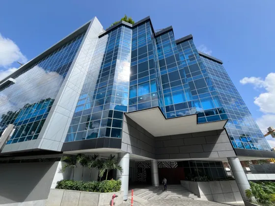 En Venta Oficina De 125 Mts2 Los Naranjos