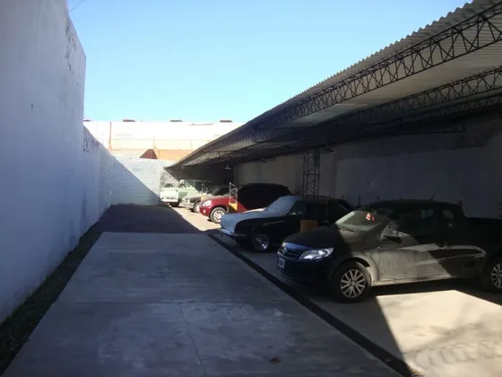 Lote Con Cocheras En Venta Burzaco Centro