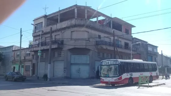 Dock Sud, 7 Departamentos En Block, Mas 3 Locales,  Ideal Inversor