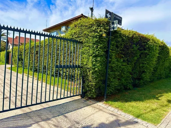 Casa En Venta De 4 Dorm. En La Reina