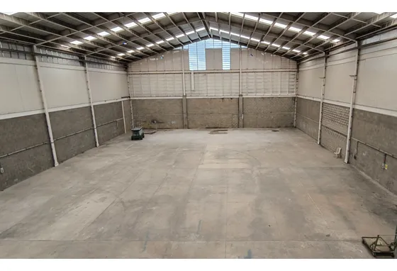 2.300m2 Bodega Arriendo En Copacabana