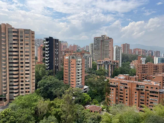 Apartamento En Venta, Vista Definidia, Poblado, Milla De Oro - Loma De Los Parra
