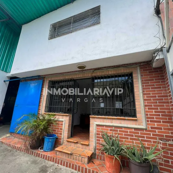 En Venta  Fondo De Comercio Y Galpón Ubicado En Caraballeda La Guaira Ref 005 - 506