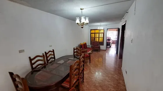 Yasmin Roa Alquila Casa  En La Esmeralda Semi Amoblada Cod 288186