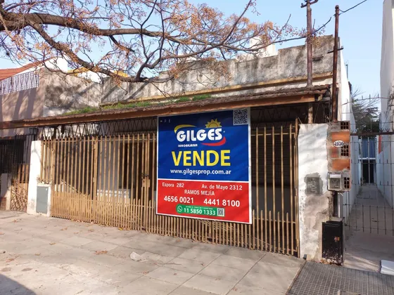 Venta Casa 3 Ambientes .lote 8.66 X 43.30m²   En Caseros Con Patio
