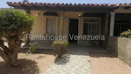 ¡excelente Oportunidad De Inversión! Hermosa Casa En Urb. Villa Colonial. Mls #26-20520 - Yl.