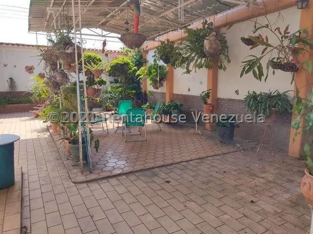  ¡tu Nuevo Hogar Te Está Esperando!  Casa  En Venta En  Barquisimeto Av. Rotaria,  Lara, Venezuela/josé López/ # 25-4058/ 7 D/ 3 B/507 M² 