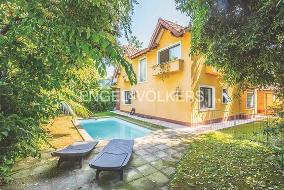 Casa En Arriendo Los Dominicos Antiguo
