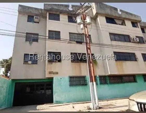 Ab Amplio Apartamento En Guacara Centro Cerca A Cc Guacara Plaza, Edificio Con Pozo Y Bomba Nueva, Mejoras En Pisos De Pasillo Con Caico, Puesto De Estacionamiento No Techado, 