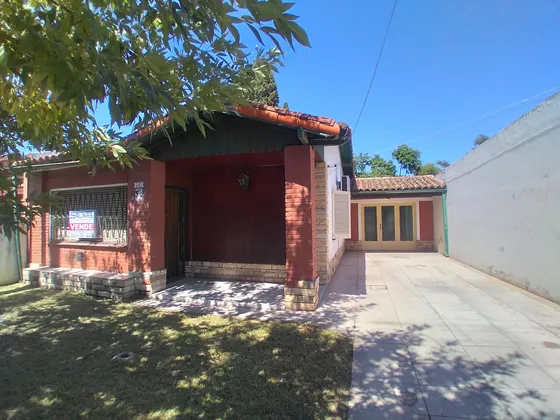 Chalet Sobre Av. Gaspar Campos En Bº Infico...