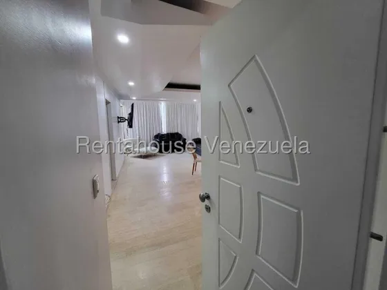 Mls #25-21515 Alquiler Colinas De Bello Monte Mr