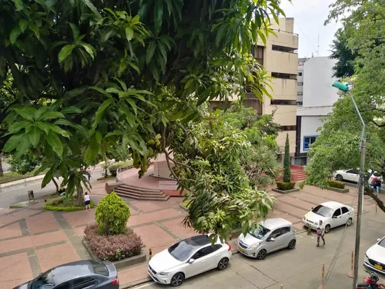 Amplia Casa En Tequendama Para Empresas-posibilidad De Permuta