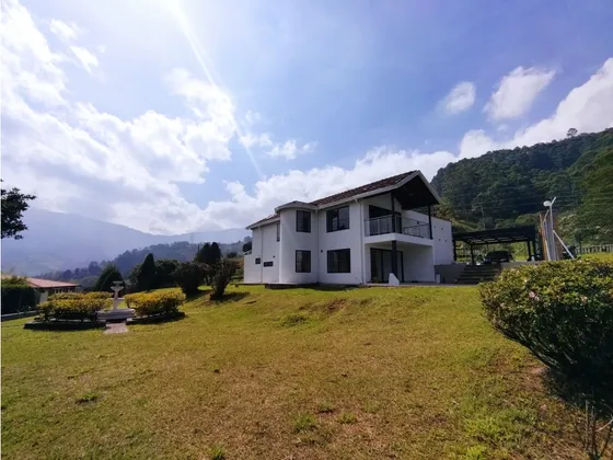 Casa En Arriendo En Envigado Sector Antillas