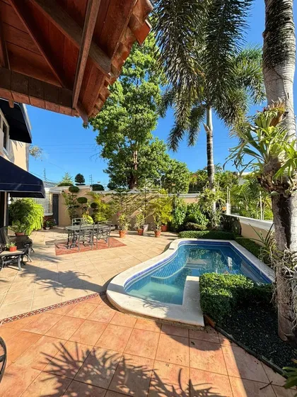 Vendo Amplia Casa En Arroyo Hondo Viejo 