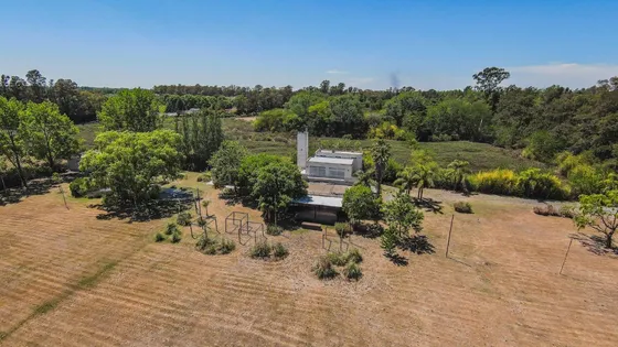 Casa / Quinta  / Venta / 5 Ambientes / Exaltación De La Cruz