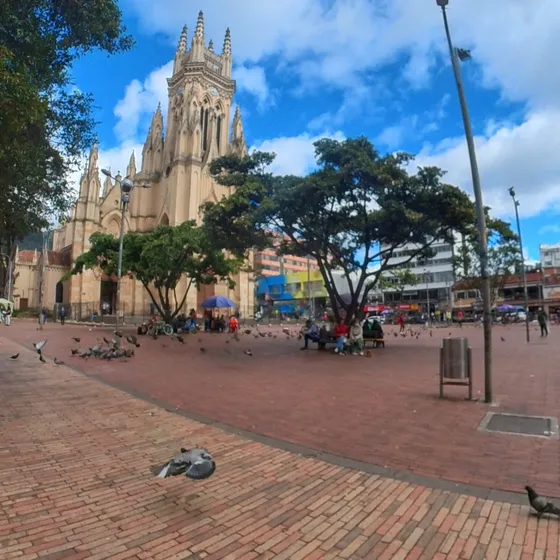 Se Vende Centro Comercial En La Plazoleta Lourdes - Chapinero