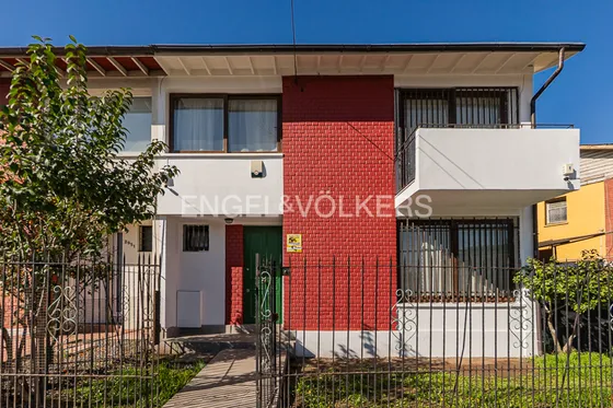Oportunidad!!! Casa 2 Pisos, Remodelada / Los Alerces