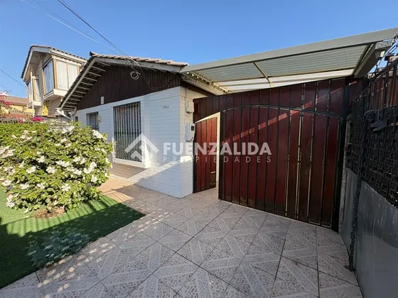 Casa En Venta De 4 Dormitorios En Puente Alto, App