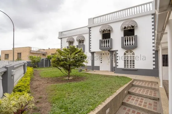Venta Hermosa Casa En La Alta Florida 256788 Ijp