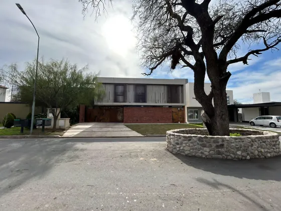 Casa En  Venta En Country Siete Soles, Parterres