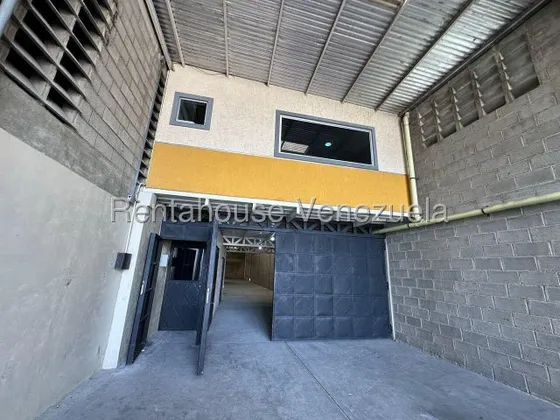 Maribel Morillo Asesor Inmobiliario De Rentahouse Alquila Excelente Galpon; De 1.000m2; Ubicado En Zona Industrial 1; Conjunto Privado Con Vigilancia; Barquisimeto Edo. Lara