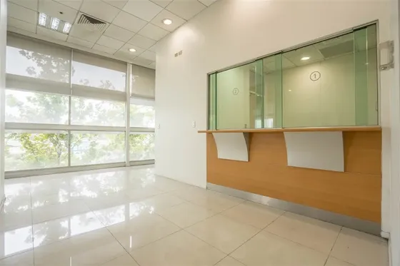 Local Comercial En Arriendo En Mall Plaza Alameda Uf 0,25