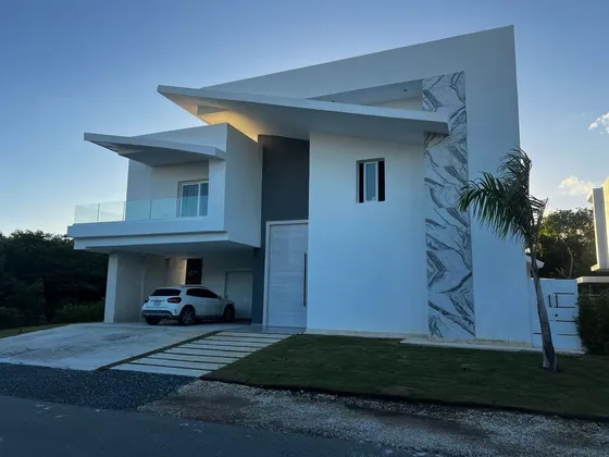 Villa En Venta En Punta Cana Village, Amueblada, Lista Para Mudarse, 4 Hab,