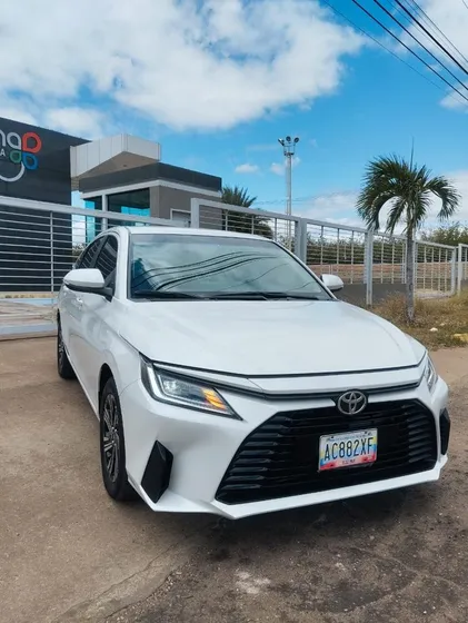 Toyota Yaris Yaris E