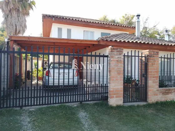 Casa En Venta De 3d, 2b, Sala Estar, Quincho En Coltauco