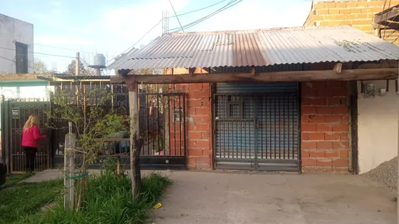 Casa En Venta - 5 Dormitorios 3 Baños - 230mts2 - Longchamps