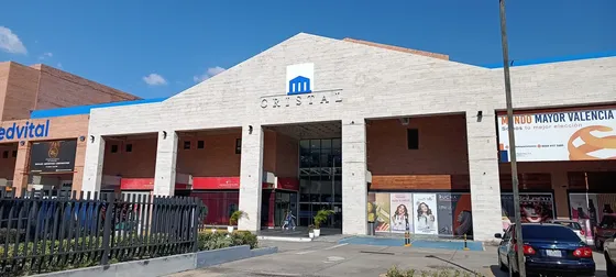 Elizabeth Mejias Alquila Local En C.c.cristal