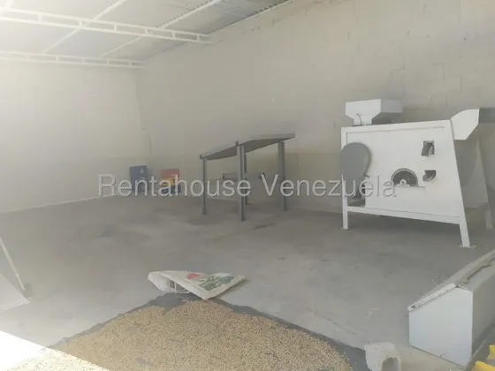 Julian Galindez Vende Galpon En Zona Industrial 1 Barquisimeto  #25-24655