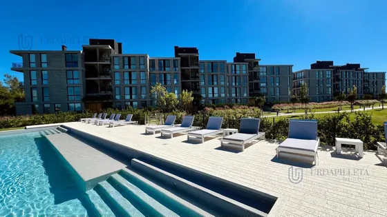 Departamento En Venta Con Vista Al Golf En Residence- La Calesa- Pilará- Pilar