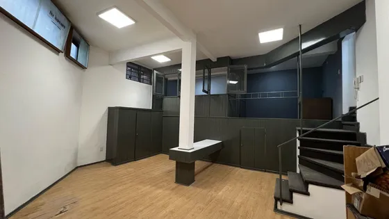 Permuta / Venta Oficina De 68 M2 Y Doble Altura En San Martin Y Urquiza. Zona Centro