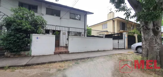 Casa En Venta De 4 Dorm. En Ñuñoa