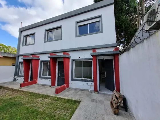 Tres Duplex 3 Ambientes En Venta, W. C. Morris, Hurlingham