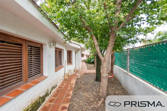 Casa- 3 Dorm- Villa Allende 