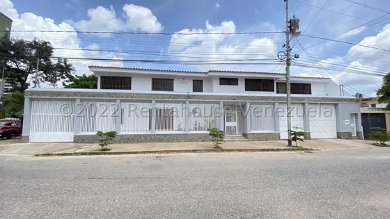 Venta Espléndida Casa Quinta, Dos Plantas, Inmejorable Ubicación Al Este De La Ciudad,urb Del Este  Barquisimeto [ Profesional Inmobiliario Mehilyn Perez ]