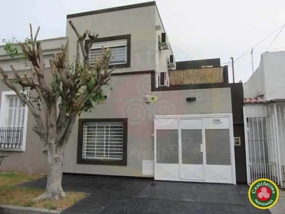 Venta - Casa En 2 Plantas En Zona Muy Buscada De Turdera - A Estrenar !!! Venta Directa !!!