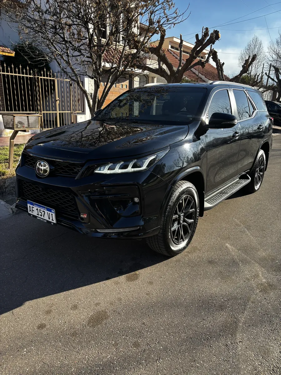 Toyota Hilux SW4 2.8 Tdi Gr-s 4x4 7as 6at