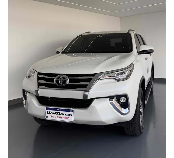 Toyota Hilux Sw4 2.8 Srx 4x4 7 Lugares 16v Turbo Intercooler Diesel 4p Automático