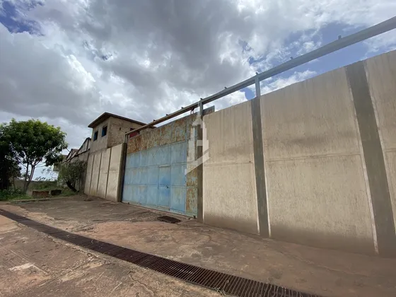 Galpón En Venta Ubicado En Zona Industrial Los Pinos