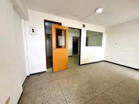 #*25-15752 Oficina En Venta En El Centro Barquisimeto - Oportunidad Única. Ubicada En Una Zona Privilegiada De La Ciudad De Barquisimeto, Lara. Adelaida Armeya