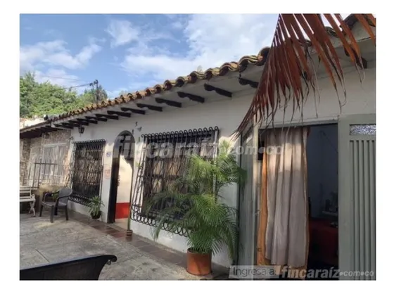 Venta Casa Esquinera De 306mtr2 En El Limonar, Sur De Cali 8360.