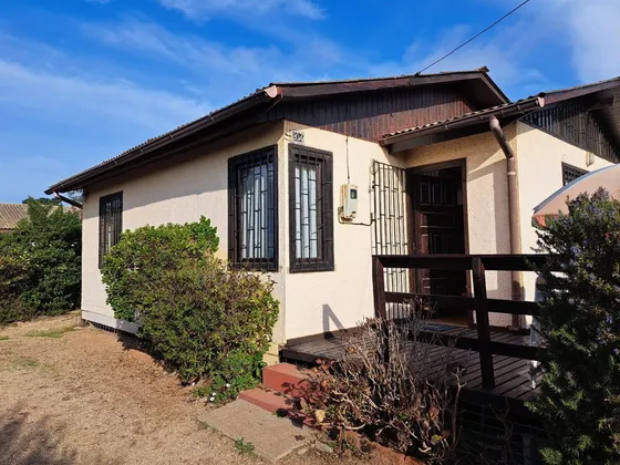 Casa En Venta De 3 Dorm. En El Canela - Algarrobo