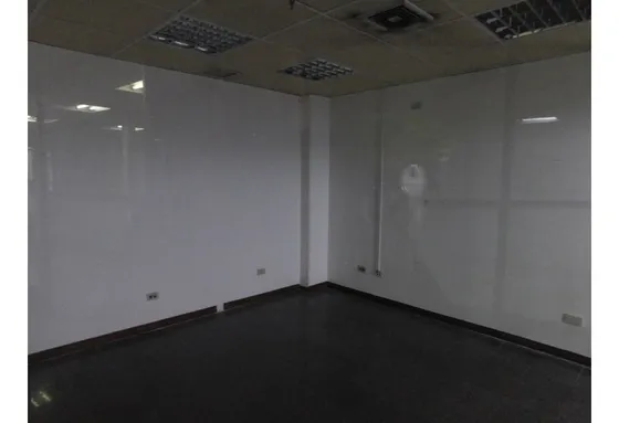 Alquiler De Local Comercial _ C.c. Macaracuay Plaza (c3- 4a)
