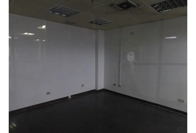 Alquiler De Local Comercial _ C.c. Macaracuay Plaza (c3- 4a)