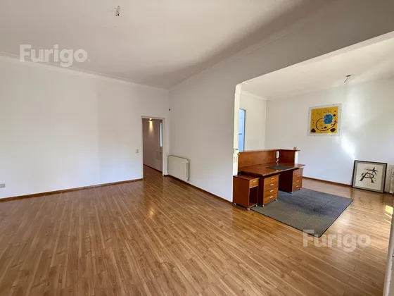 Casa En Venta De 3 Dormitorios En Cochabamba Al 300