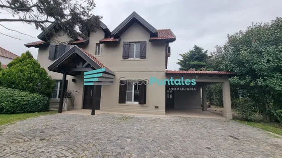 Casa En Venta En Barrio Echeverría Del Lago, En Canning, Apta Crédito Con Escritura