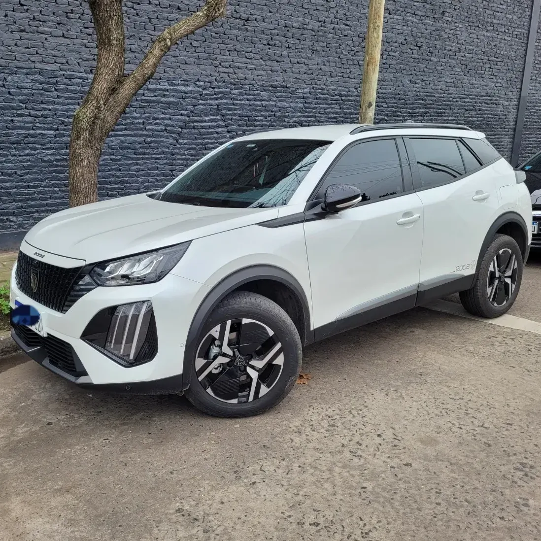 Peugeot 2008 1.0T Allure Cvt